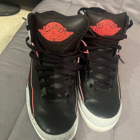 Retro 2 men size 9 preowned good condition - Picture 7 of 9